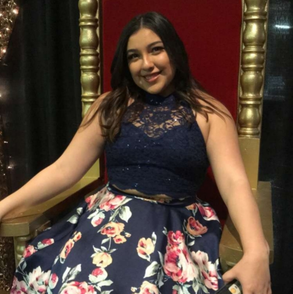 Meet your Posher, Alicia